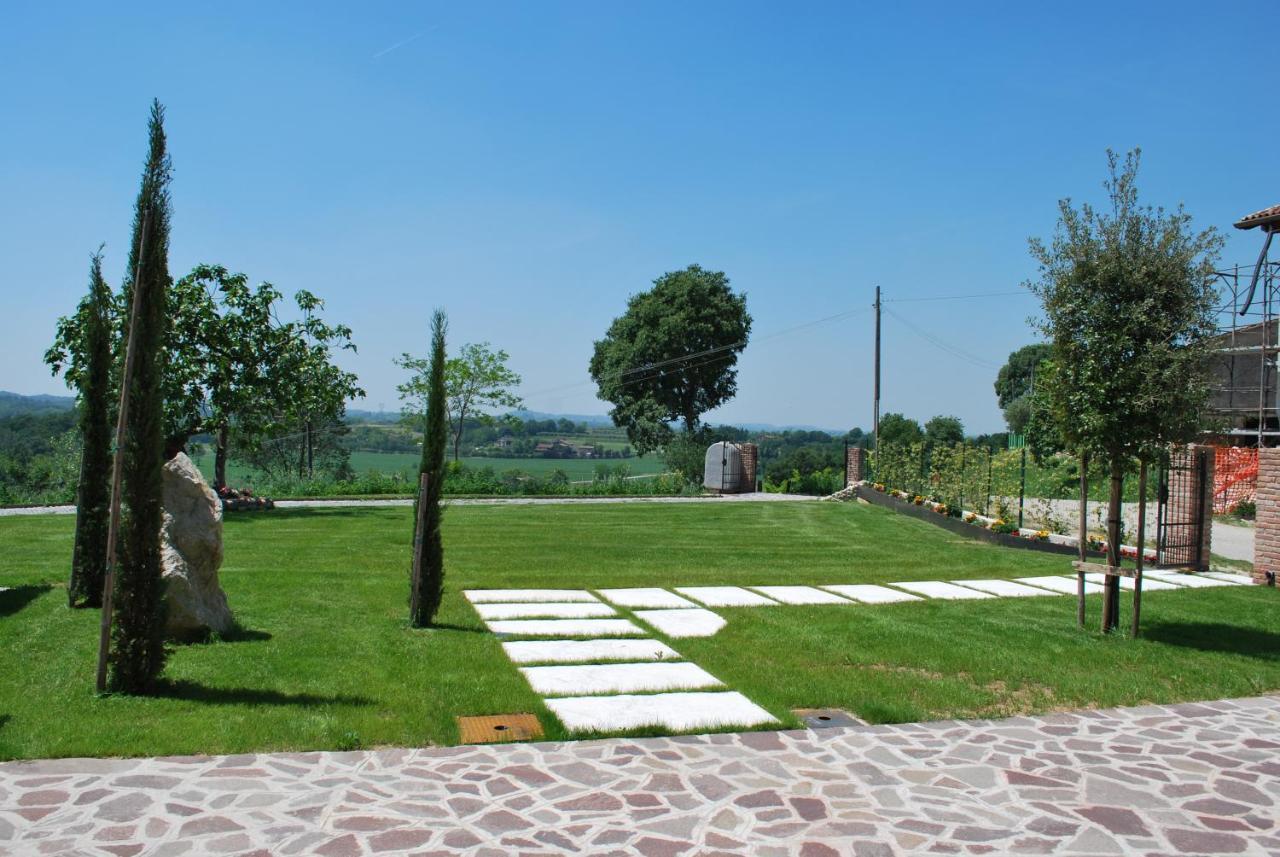 Antico Stemma Corte Meneghella Monzambano Exteriör bild